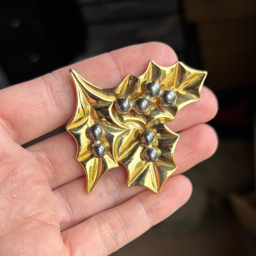 Vintage gold holly berry brooch